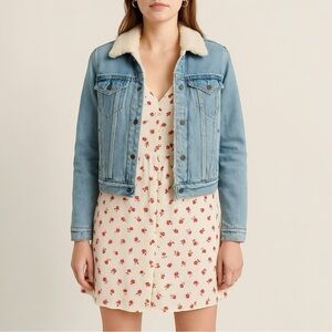 LEVI'S Original Sherpa Denim Trucker Jacket